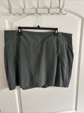 Athleta Brooklyn Skort Women's Size 22 Green Performance Golf Travel Skirt